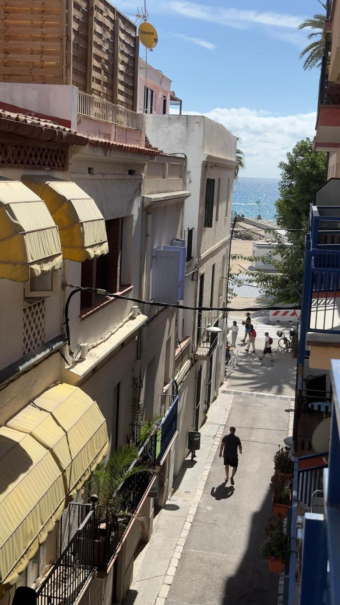 Sunny Flat In Sitges 30 Seconds To Beach, Balcony & Sea Views! Экстерьер фото