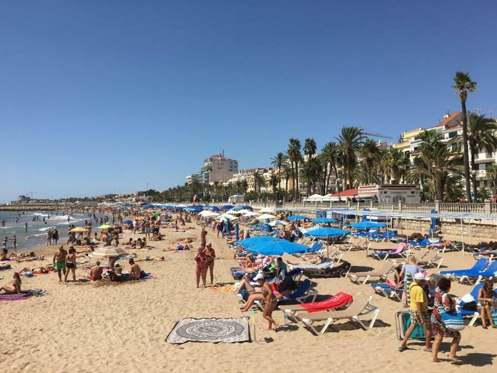 Sunny Flat In Sitges 30 Seconds To Beach, Balcony & Sea Views! Экстерьер фото