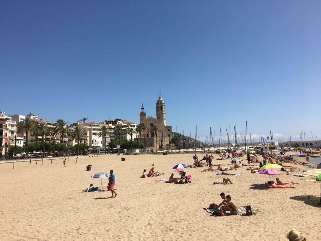 Sunny Flat In Sitges 30 Seconds To Beach, Balcony & Sea Views! Экстерьер фото